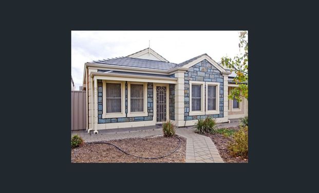 Beautiful Two Bedroom in Great Location - Photo 1