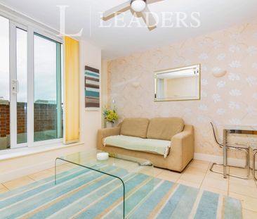 2 bedroom apartment to rent Brecon House, The Canalside, Portsmouth... - Photo 1