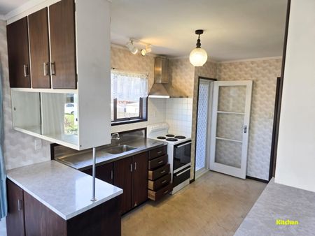 Walk to schools - Photo 4