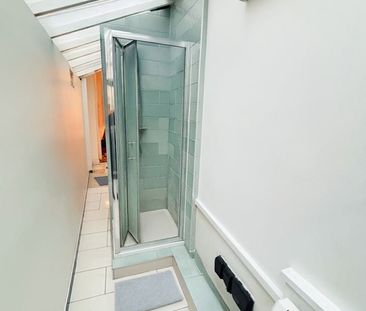 Room in a Shared House, With Private Bathroom, SE10 - Photo 2