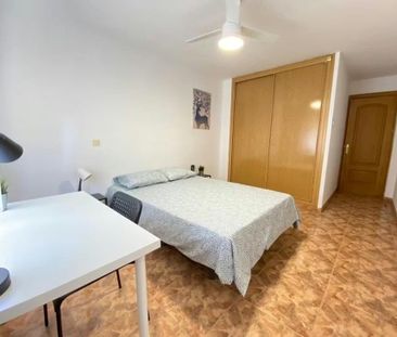 Calle de Graena, Madrid, Community of Madrid 28041 - Photo 6