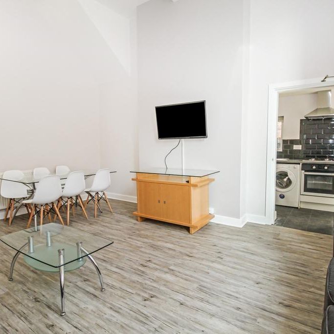 6 bedroom apartment to rent - Photo 1