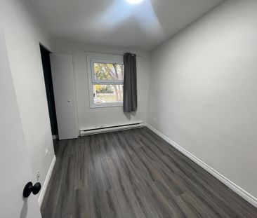 For Lease - 292 Simcoe Street Unit# 1, London East, Ontario - Photo 2