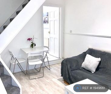 3 bedroom terraced house to rent - Photo 2