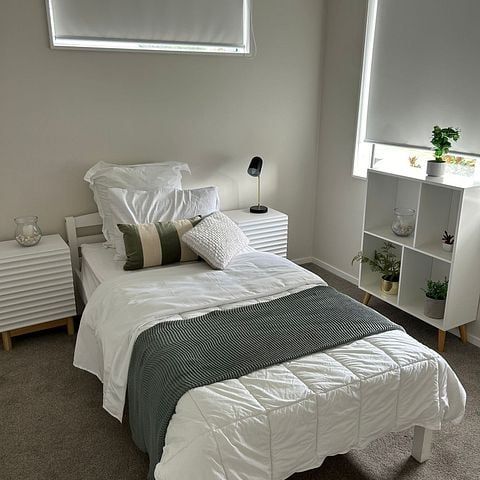 Spacious 5BR Family Haven in Albany - Photo 1