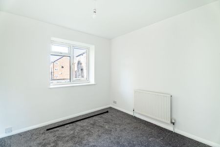 Available unfurnished from 24/10/2025 - Photo 5