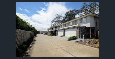 3 BEDROOM, 2 BATHROOM AIRCONDITIONED TOWNHOUSE - PERFECTLY LOCATED IN CENTRAL OXLEY - Photo 5