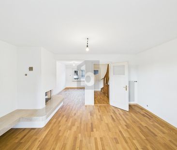 FAMILY-FRIENDLY, RUSTIC WITH GARDEN AND FIREPLACE - Photo 5