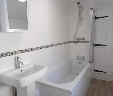 2 bedroom terraced house to rent - Photo 2