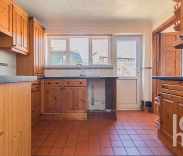 3 bedroom semi-detached house to rent - Photo 6