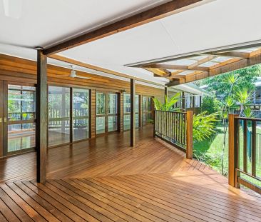 Costal retreat, steps to Kewarra Beach - Photo 2