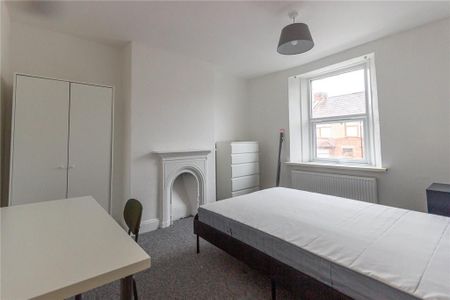 4 bedroom terraced house to rent - Photo 2