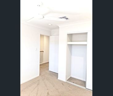 3 BEDROOM 2 BATHROOM TOWNHOUSE WITH DUCTED AIR - Photo 5