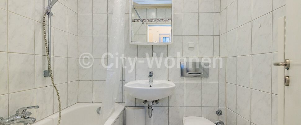 Komplett ausgestattete Wohnung mit Balkon in Hamburg-Stellingen - Foto 1