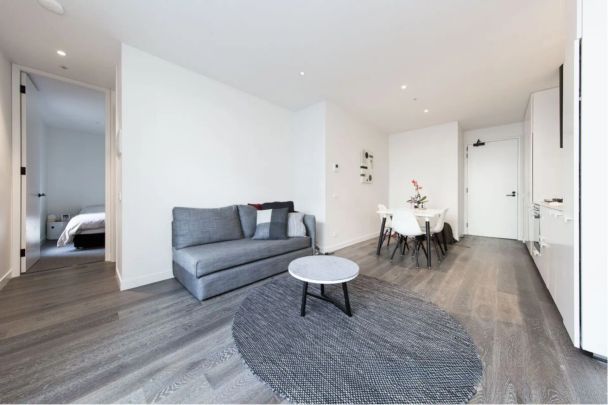 Convenient Upper House location - Photo 1