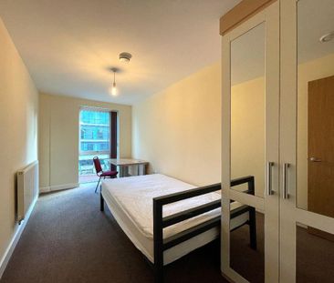 6 bedroom apartment to rent - Photo 1