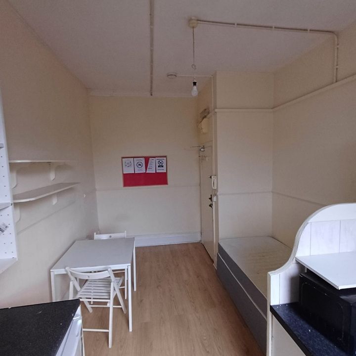 Bedsit, Stuart Crescent, N22 - Photo 1