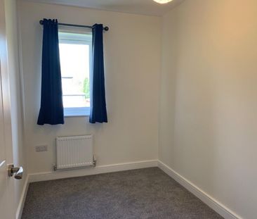 3 bedroom House To Let - Photo 2