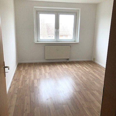 Für junge Familie 3- Raumwohnung mit Balkon!!! - Foto 1