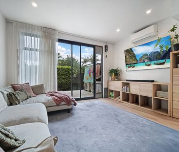 Near new town house in Birkdale - Photo 1