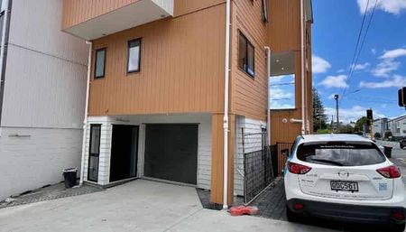 BRAND NEW 4-BEDROOM STANDALONE HOME! - Photo 4