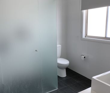 Modern Townhouse in Cul-De-Sac Location - Photo 6
