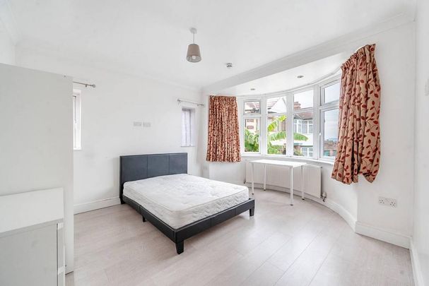 5 bedroom semi-detached house to rent - Photo 1