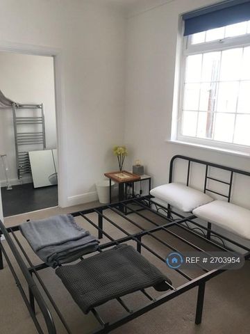 1 bedroom semi-detached house to rent - Photo 5