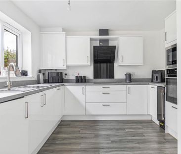 2 bedroom semi-detached house to rent - Photo 6