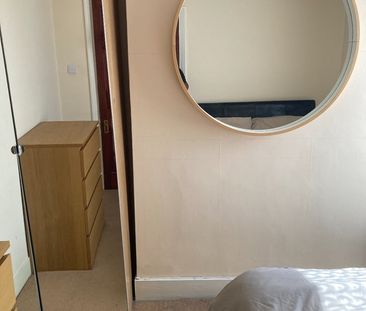 Room in a Shared Flat, Catford, SE6 - Photo 2