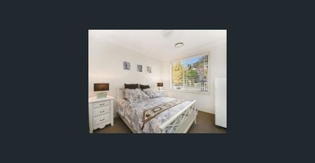 Spacious Family Home in Quiet Cul-de-Sac - Convenient Location! - Photo 3