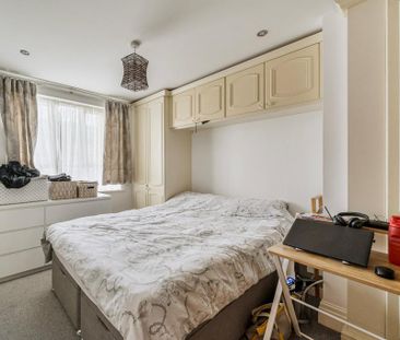 3 bedroom flat to rent - Photo 6