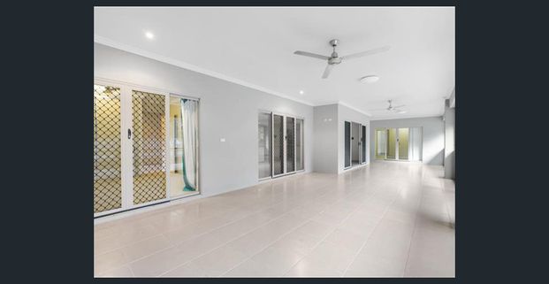 Luxurious Property with Stunning Mountain Views in Peaceful Gordonvale - Photo 1