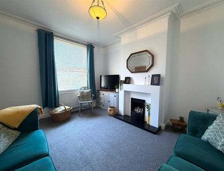 3 Bedroom Terraced To Let - Photo 2