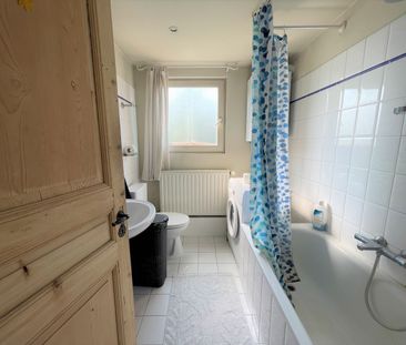 Duplex-appartement (101m²) met 2 slaapkamers, gelegen in centrum Gent, vlakbij Coupure/Rozemarijnbrug. - Foto 4