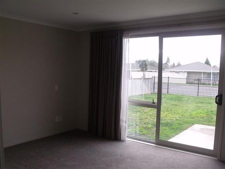 1109 Karamu Road North, Mayfair - Photo 2