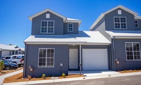 12 Lark Street, Elermore Vale NSW 2287 - Townhouse For Rent | Domain - Photo 2