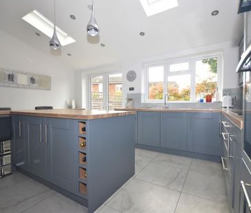 3 bedroom semi-detached house to rent - Photo 6