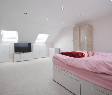 4 bedroom terraced house to rent - Photo 3