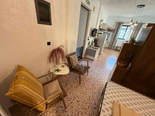 Studio/Γκαρσονιέρα για ενοικίαση Αχλιά (Μακρύς Γιαλός) - Φωτογραφία 1