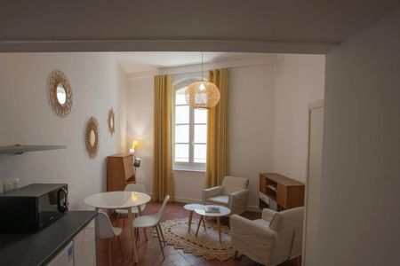 Studio en duplex aux pieds des arènes - Photo 3