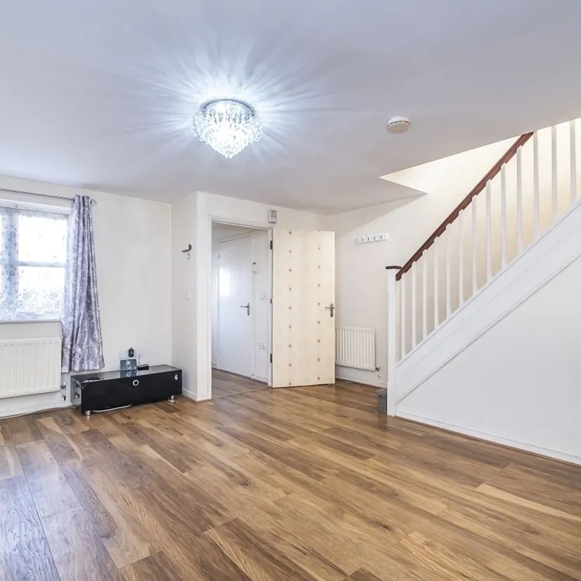 3 bedroom end of terrace house to rent - Photo 1