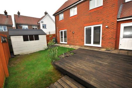 3 bedroom detached house to rent - Photo 2
