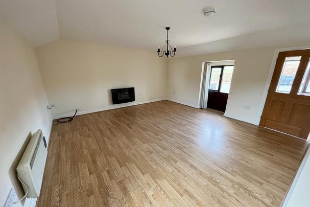 1 bedroom barn conversion to rent - Photo 1