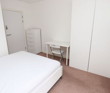 Room in a Shared Flat, Nyland Court, SE8 - Photo 4