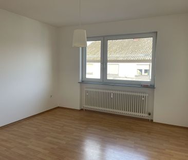 SEHR GEPFLEGTE 3ZKB-WOHNUNG MIT BALKON UND STELLPLATZ! - Photo 5