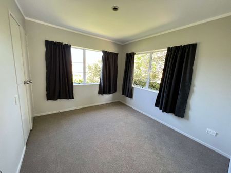 Spacious & Private In Remuera! - Photo 5