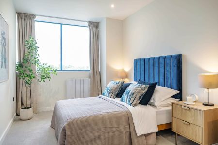 Eastworth Road, Chertsey, Surrey, KT16 - Photo 3