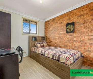 CENTRAL HANDY LOCATION. Lockup Garage. - Photo 3