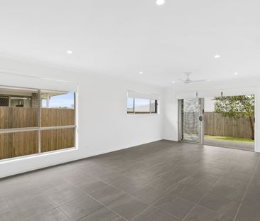 Stylish Family Home in Popular Location! - Photo 3